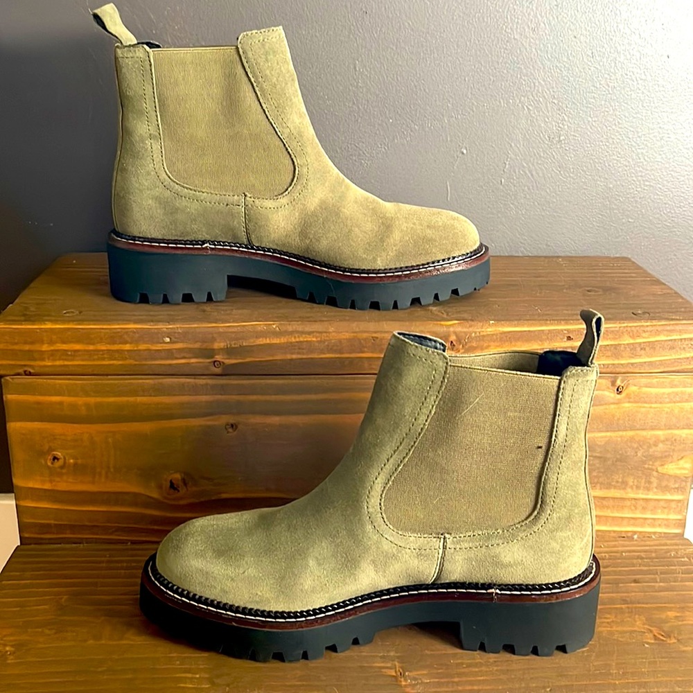 Caslon green boots size 6.5